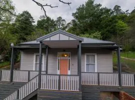 Ferntree Digs Cottage