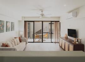 Brand New Condo near beach，位于圣克鲁斯华特库的酒店