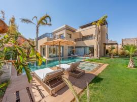 Splendid Villa - Waterpark - Heated Pool - Hammam - Football - Volleyball，位于El Aggada的酒店