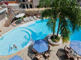艾昂尼昂之星酒店，位于雷夫卡达镇的带泳池的酒店