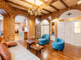 Old Town Quito Suites, Heritage Hotel, Historic center，位于基多的豪华酒店