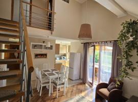 Lagom Apartman，位于久洛的海滩酒店