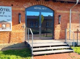 albgut GmbH - Übernachten im Kulturdenkmal Altes Lager Hotel BT7 und BT9，位于明辛根的酒店