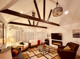 The Wildflower Cottage with AC Firepit with BBQ!