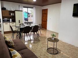 Sonrisas del Arenal, cerca de La Fortuna de SC，位于Chachagua的酒店