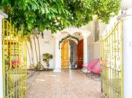 Oasis luminoso con piscina a un paso del centro