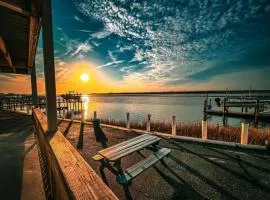 The Breezeway Motel & Resturant