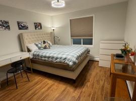 Main Floor Condo Fully Independent 1 Bed 1 Bath，位于埃德蒙顿的酒店