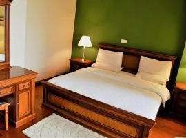 Diplomat Furnished Apartments