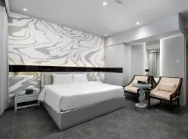 J Village Hotel - Triệu Việt Vương