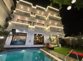 Walk 2 Taj A Boutique Abode