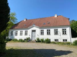 The Old Parsonage，位于Søndersø的酒店
