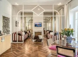 Piazza Venezia Luxe Apartment