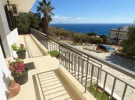 Serenity, stunning sea view & massage