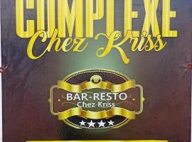 Chez kriss auberge，位于Pikine的酒店