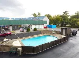 Tennessee Mountain Lodge Riverside by OYO