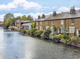 Riverside Cottage Retreat Hertford Town Sleeps 6