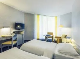 伦茨堡皇冠美居酒店