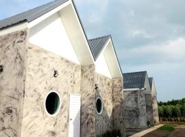 เดอะแกรนด์เลิฟ รีสอร์ท，位于Ban Nong Nok Khao的酒店