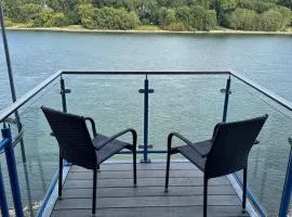 雷恩特拉森咖啡餐厅酒店