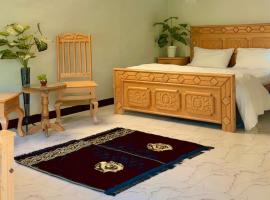 The Royal Peaks，位于Kundālshai的酒店