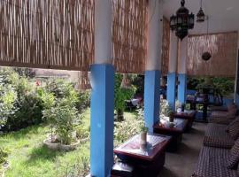 Riad Dar Karaz，位于Sefrou的酒店