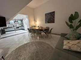 Perfekt für 6-8! Küche Parkplätze Flughafen