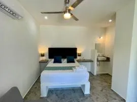 Lavish Studio Balcony #3 Isla Mujeres Downtown