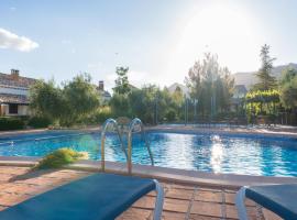 Pet-friendly Ibipozo home with Pool，位于Cuenca的酒店