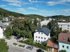 COY Apartments Purkersdorf - Garden Comfort for Work Family near Vienna，位于普克斯多夫的酒店