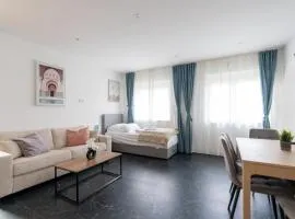 65m2 Apartment near Vienna - Up to 6 Guests - Self Check-in - Free Parking