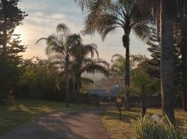 Vervet Guesthouse，位于爱德华港的带泳池的酒店