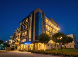 FabHotel The Diamond，位于加济阿巴德的酒店