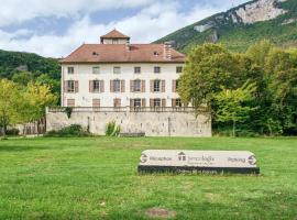Apparthôtel Tempologis - Chateau de la Rochette，位于方黛涅的酒店