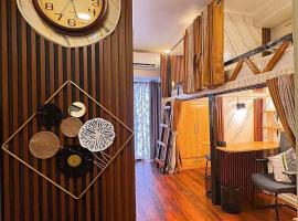 Davao Condo Bed Space - Safe, Affordable & Comfy，位于达沃市的带停车场的酒店