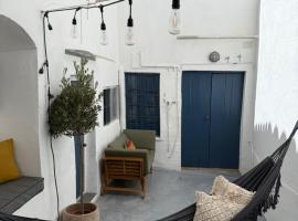 Casa Entre Lunas - Stylish Rustic Retreat，位于奥尔维拉的酒店