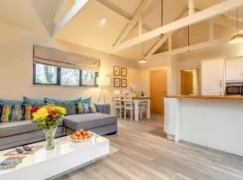 White House Lodges - Swallow