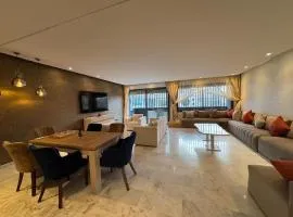 Comfortable 3 bedroom apartment ideally located