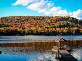Iris - Big Moose Lakeside，位于Eagle Bay的酒店