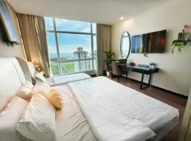 Hatten Hotel Super Sea View 4pax High Floor FREE 1 Carpark & Netflix with 2 TV Room