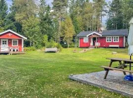 Awesome Home In Ätran With Wifi