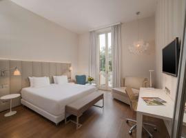 热那亚中心NH酒店，位于热那亚的住宿