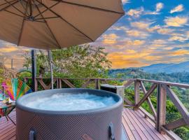 Roots Eco House，位于瓜塔佩的酒店