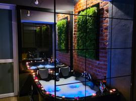 Apartament z jacuzzi w centrum Sanoka，位于萨诺克的酒店