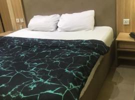 Valley Point Hotel and Suites，位于Sangotedo的酒店