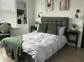 1st Floor 1 Bed Studio