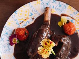 greet hôtel Pont du Gard - Route d'Avignon，位于Estézargues的酒店