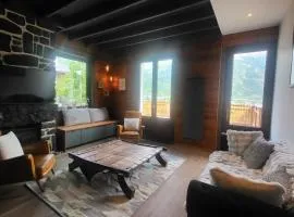 Chalet Otsoak Chalet privé 3 chambres 6 personnes avec grande terrasse, garage couvert, vue montagnes à St Lary village