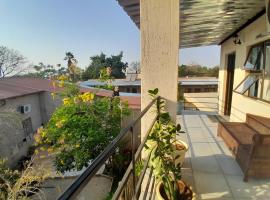 Farmhouse Boutique Backyard Rooms，位于奥乔的酒店