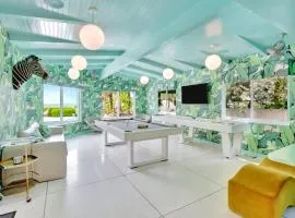 Sirena Key - Luxury Oceanfront Estate, Pool, Guest Cottage, Dock, 30min to Key West